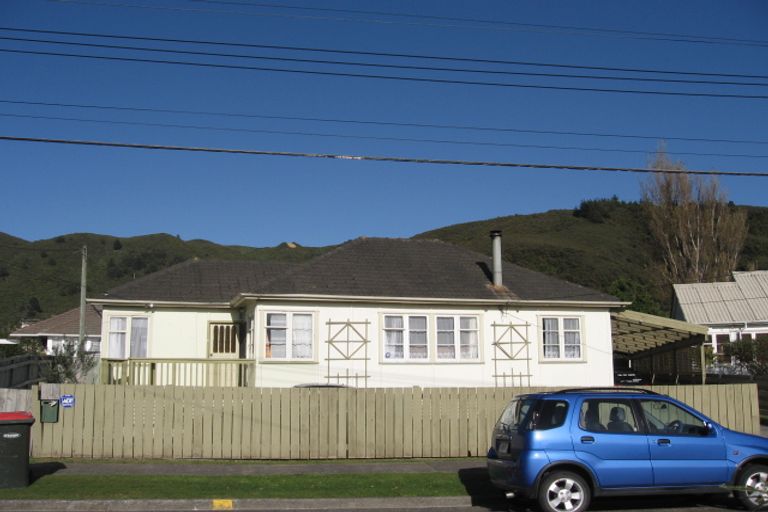 Photo of property in 15 Feist Street, Naenae, Lower Hutt, 5011