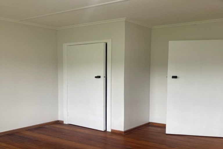 Photo of property in 5 Christina Avenue, Te Atatu South, Auckland, 0602