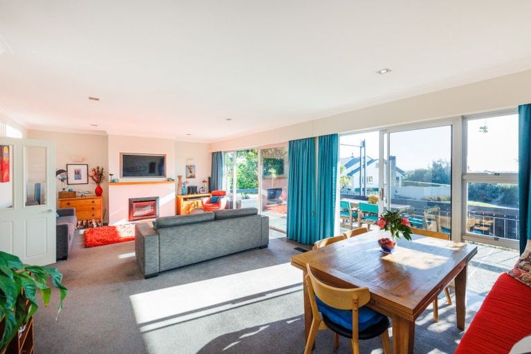 Photo of property in 15 Mountain View Road, Fitzherbert, Palmerston North, 4410