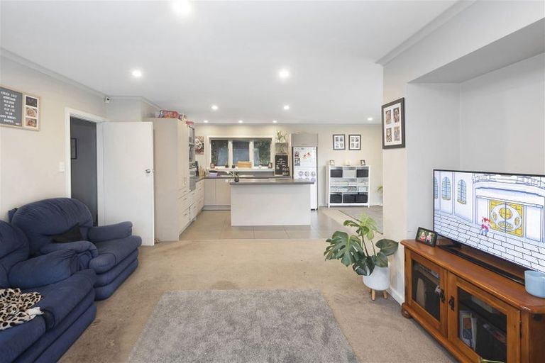 Photo of property in 79 Woolley Street, Avondale, Christchurch, 8061