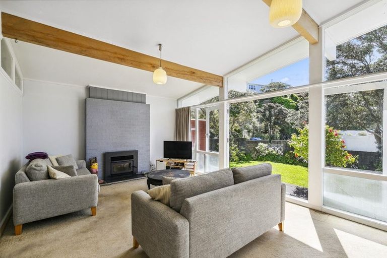 Photo of property in 2 Ontario Street, Kingston, Wellington, 6021