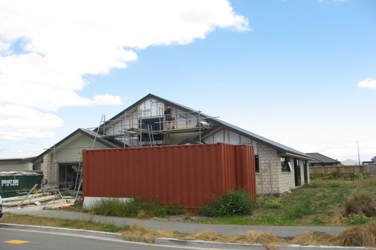 Photo of property in 21 Foresters Crescent, Parklands, Christchurch, 8083