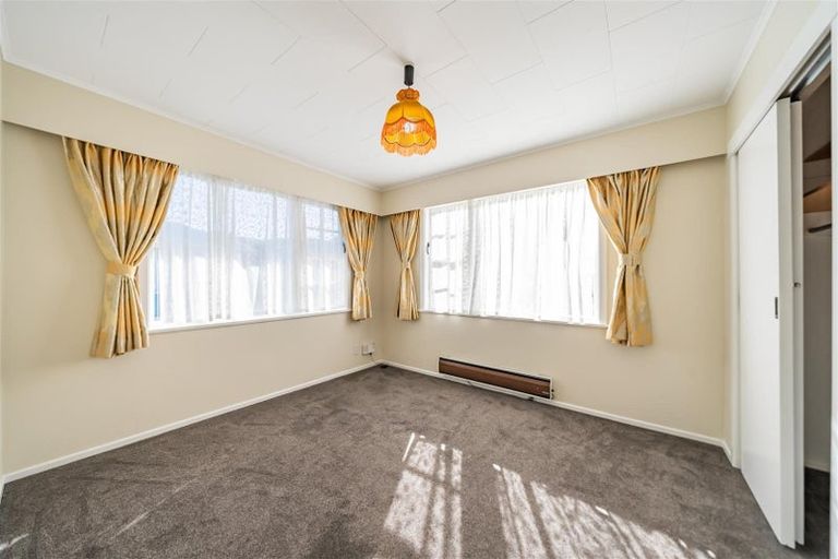 Photo of property in 24 Cypress Drive, Maungaraki, Lower Hutt, 5010