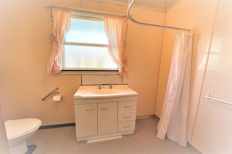 Photo of property in 9 George Street, Balclutha, 9230