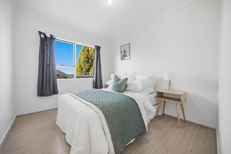 Photo of property in 10 Celeste Place, Totara Vale, Auckland, 0627