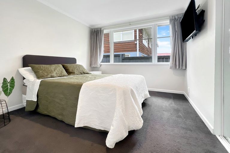 Photo of property in 222 Don Buck Road, Massey, Auckland, 0614