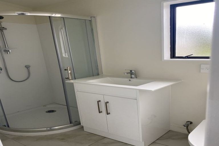 Photo of property in 92 Palmers Road, Clendon Park, Auckland, 2103