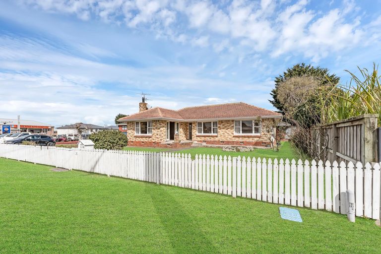 Photo of property in 1/10 Grove Road, Papakura, 2110