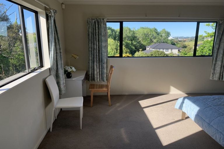 Property details for 11 Catlins Place, Fairview Heights, Auckland, 0632