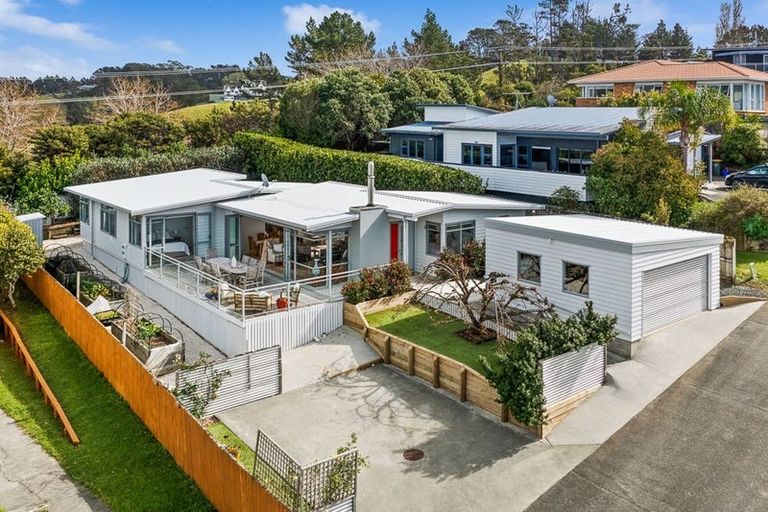 Photo of property in 23 Brampton Road, Snells Beach, 0920