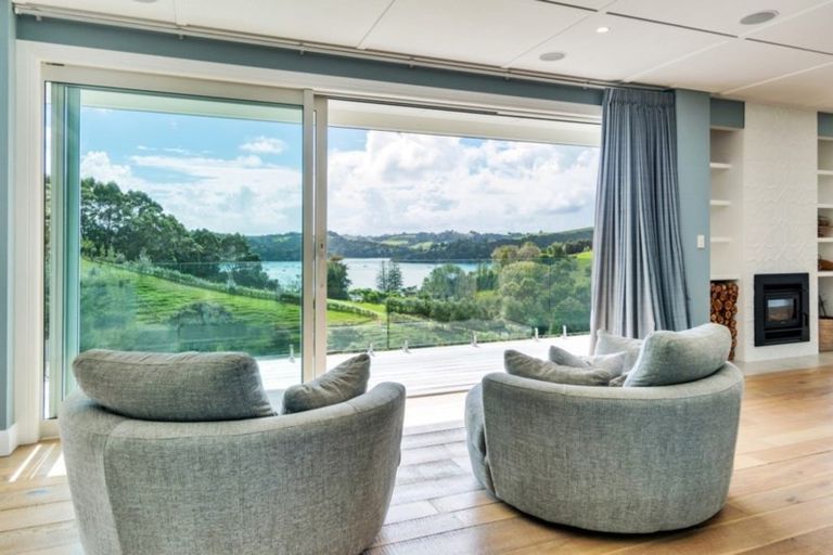 Photo of property in 31 Brick Bay Drive, Sandspit, Warkworth, 0982