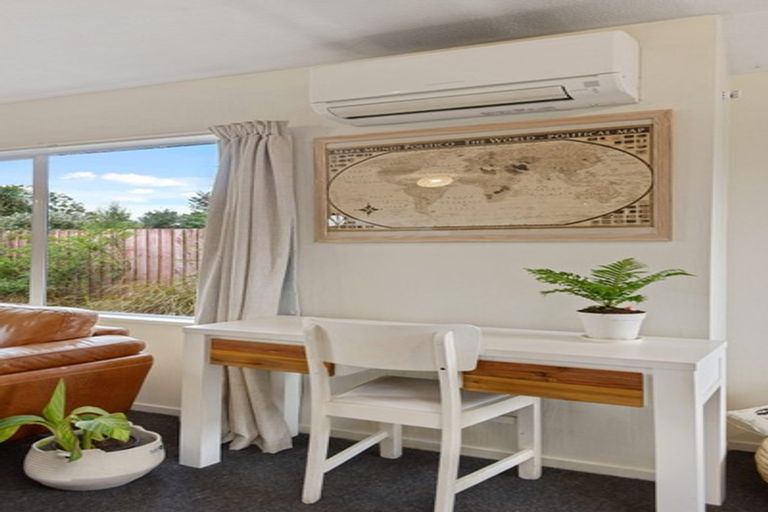 Photo of property in 2/24a Croziers Road, St Albans, Christchurch, 8052