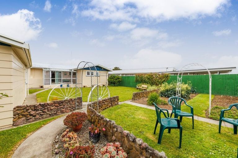 Photo of property in 18 Tararua Terrace, Cloverlea, Palmerston North, 4412