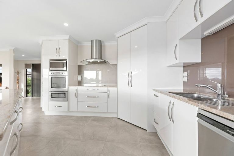 Photo of property in 55 Mortlake Heights, Pyes Pa, Tauranga, 3112