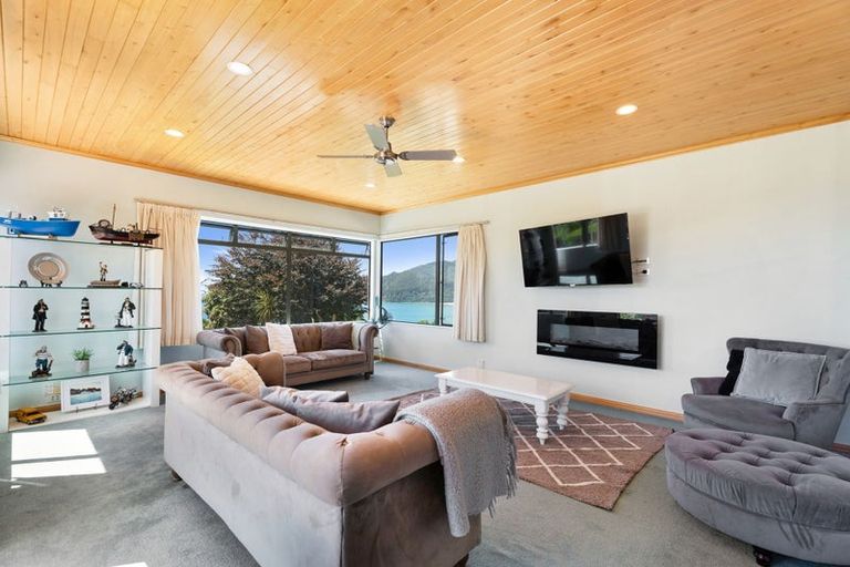 Photo of property in 221 Paku Drive, Tairua, 3508
