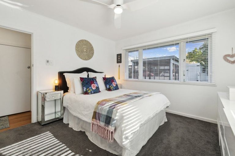 Photo of property in 1/123 Queen Street, Northcote Point, Auckland, 0627