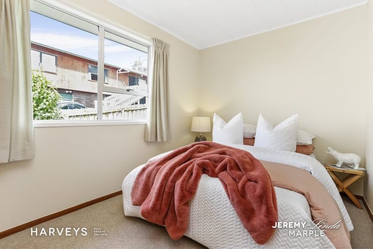 Photo of property in 35 South Lynn Road, Titirangi, Auckland, 0604