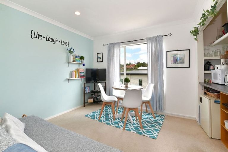 Photo of property in 1177 Whangaparaoa Road, Gulf Harbour, Whangaparaoa, 0930