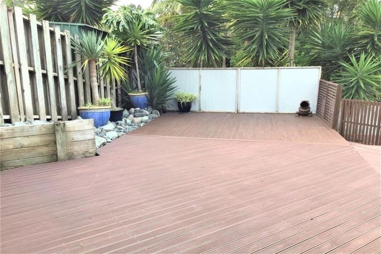 Photo of property in 1/6 Arirang Rise, Pinehill, Auckland, 0632