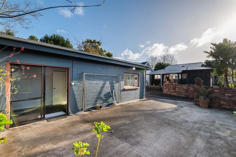 Photo of property in 69 Martin Avenue, Mount Albert, Auckland, 1025