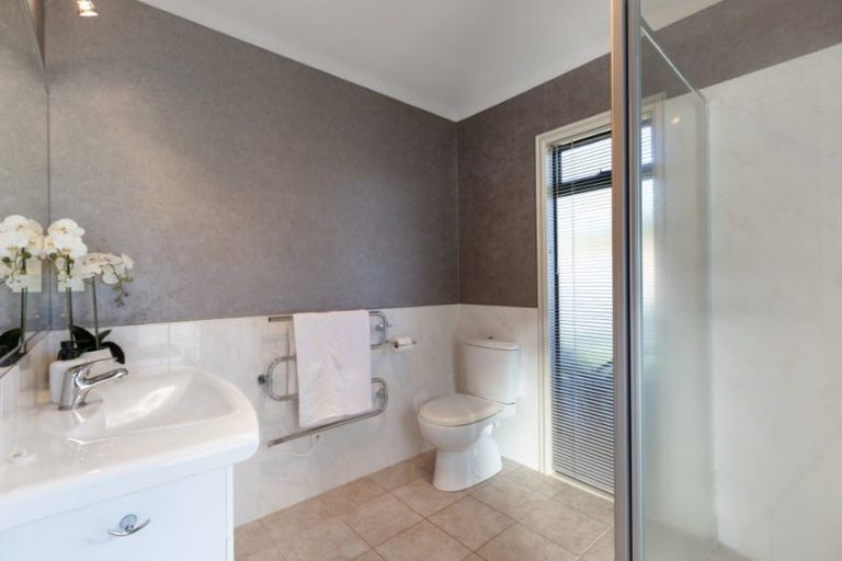 Photo of property in 17 Edwin Grove, Bethlehem, Tauranga, 3110