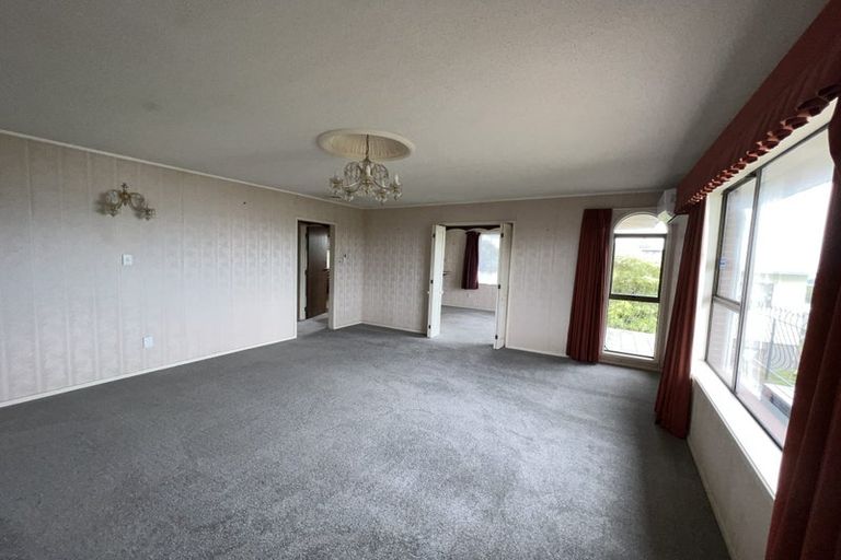 Photo of property in 7 Marama Street, Castor Bay, Auckland, 0620