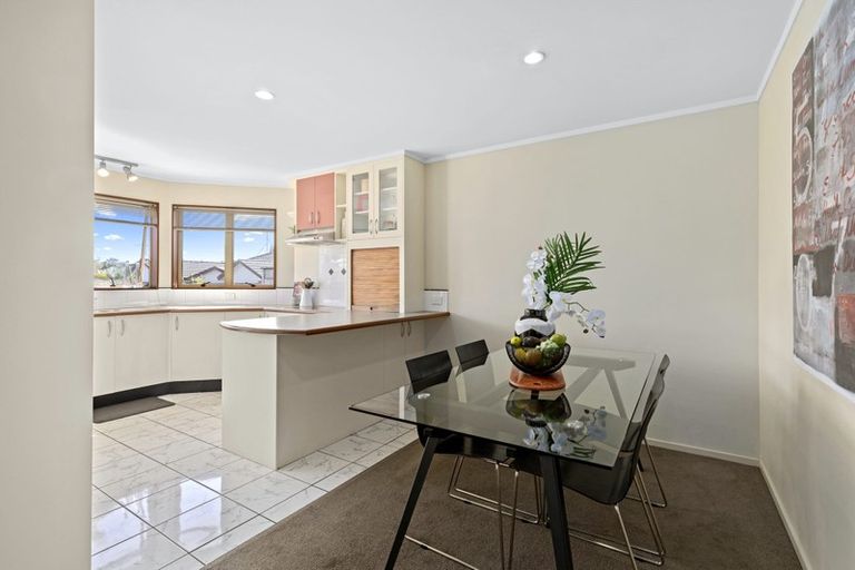 Photo of property in 11 Angel Way, Stanmore Bay, Whangaparaoa, 0932