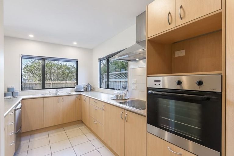 Photo of property in 21/15f Vinograd Drive, Te Atatu Peninsula, Auckland, 0610