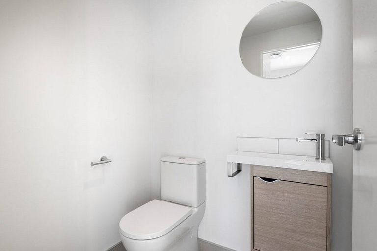 Photo of property in 12 George Cole Lane, Takanini, 2112