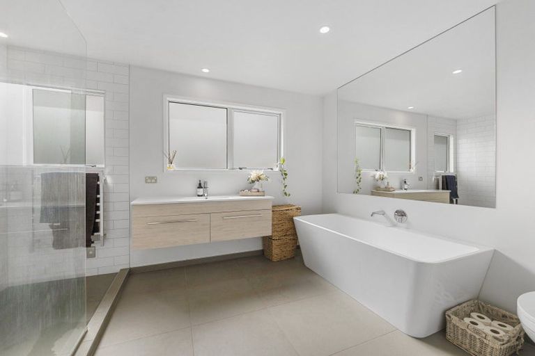 Photo of property in 12a Sycamore Grove, Lower Vogeltown, New Plymouth, 4310