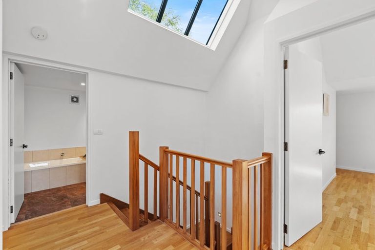 Photo of property in 2/143 Straven Road, Fendalton, Christchurch, 8014