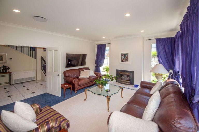 Photo of property in 19 Chippenham Grove, Churton Park, Wellington, 6037