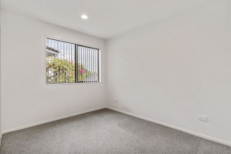 Photo of property in 12 Felicity Place, Unsworth Heights, Auckland, 0632