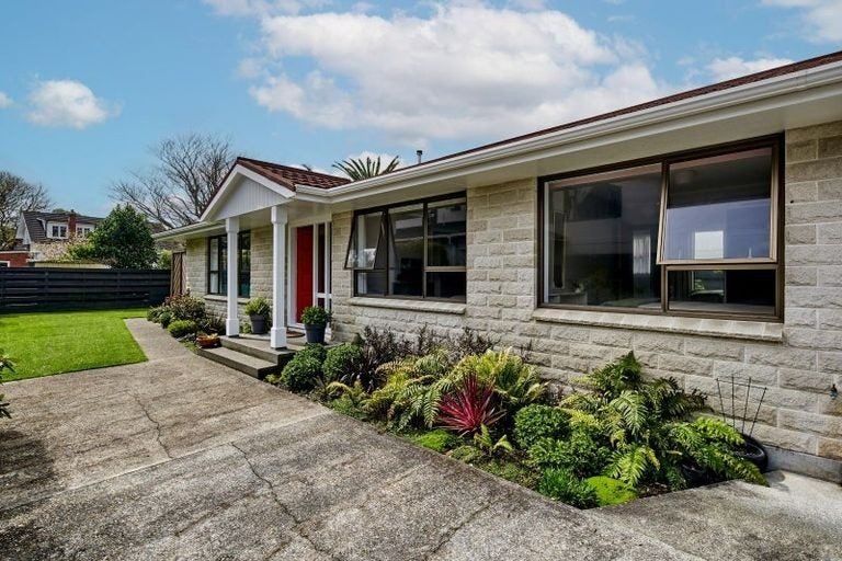 Photo of property in 19b Totara Crescent, Woburn, Lower Hutt, 5010