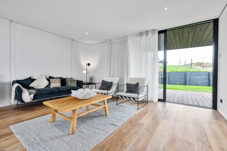 Photo of property in 2/1 City View Terrace, Birkenhead, Auckland, 0626