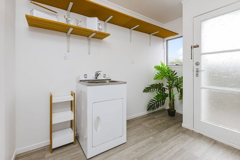 Photo of property in 2/21 Harper Street, Papakura, 2110