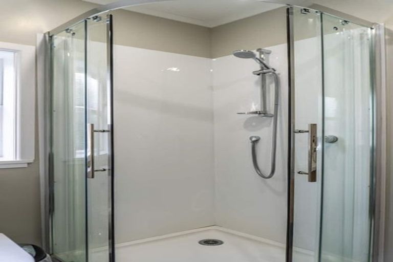 Photo of property in 94 Nicholson Road, Khandallah, Wellington, 6035