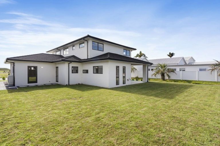 Photo of property in 20 Montiicola Drive, Papamoa Beach, Papamoa, 3118