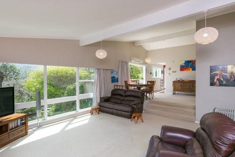 Photo of property in 2a West Road, Northland, Wellington, 6012