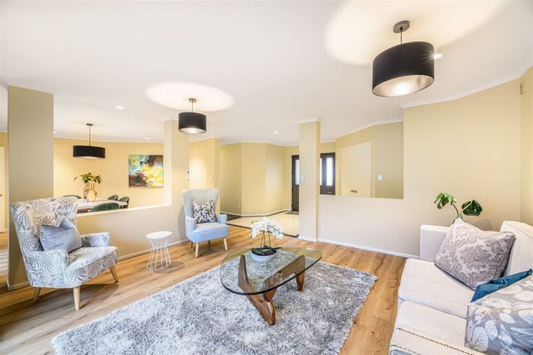 Photo of property in 4 Chelmsley Avenue, Henderson, Auckland, 0612