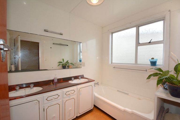 Photo of property in 34 Bradshaw Street, South Dunedin, Dunedin, 9012