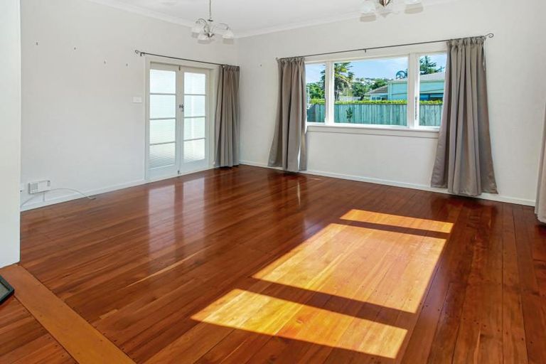 Photo of property in 11 Higgins Street, Marewa, Napier, 4110