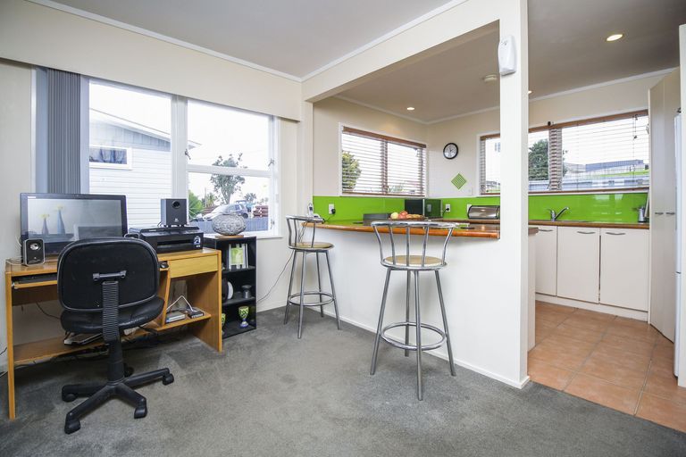 Photo of property in 476 Don Buck Road, Massey, Auckland, 0614