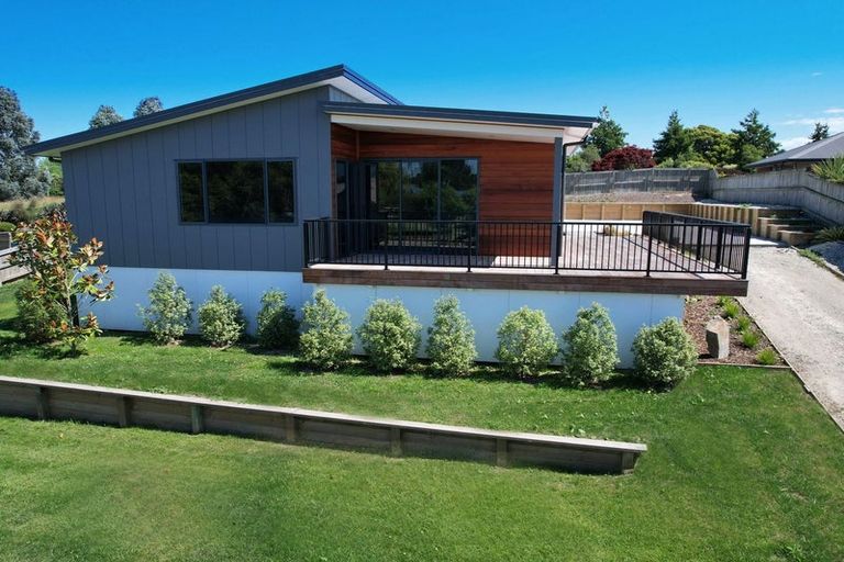 Photo of property in 21 Grove Avenue, Weston, Oamaru, 9401