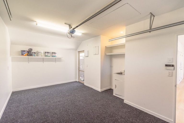 Photo of property in 4/15 Derrett Place, Saint Martins, Christchurch, 8022