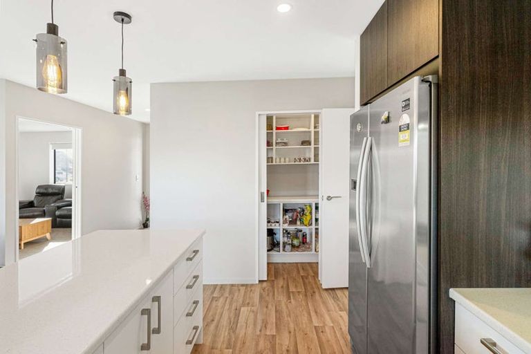 Photo of property in 160 Shillingford Boulevard, Rolleston, 7615