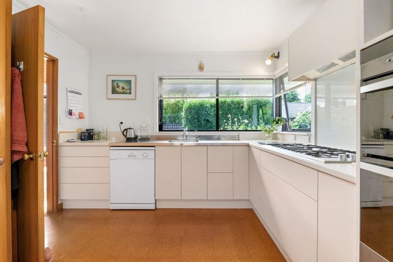 Photo of property in 12 Cooper Place, Chedworth, Hamilton, 3210