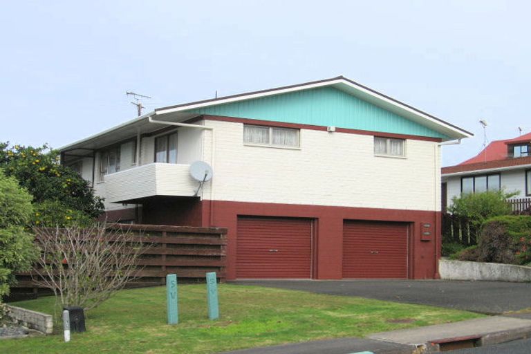 Photo of property in 35 Albatross Road, Red Beach, 0932