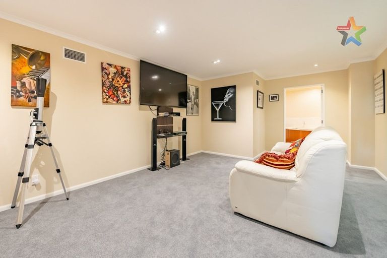 Photo of property in 44 Arahiwi Grove, Tirohanga, Lower Hutt, 5010