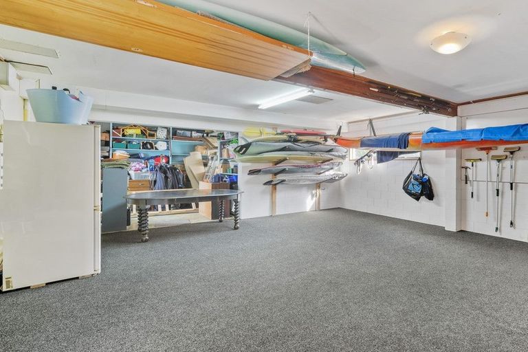 Photo of property in 1/32 Beach Road, Castor Bay, Auckland, 0620